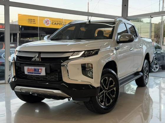 MITSUBISHI L200 TRITON 2.4 16V TURBO DIESEL SPORT HPE-S CD 4P 4X4 AUTOMÁTICO